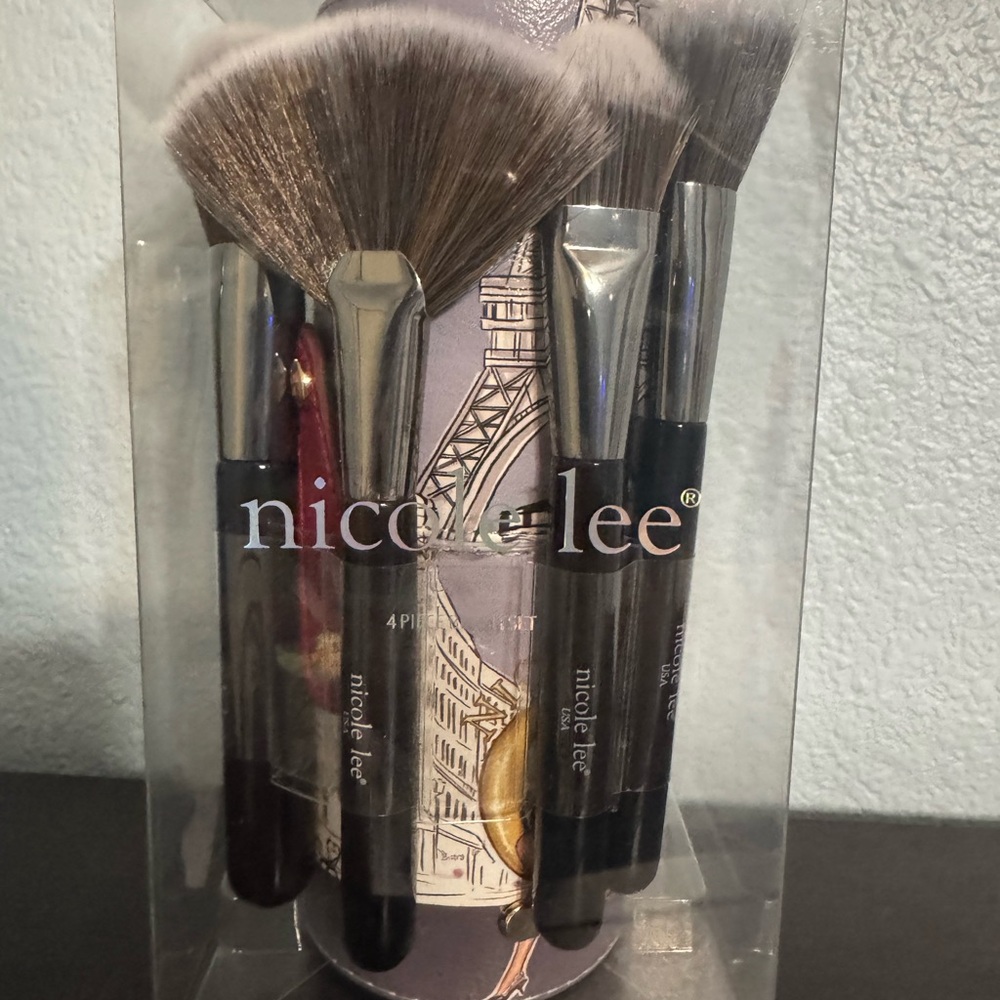 Nicole Lee Makeup Brush Set - Black and Silver